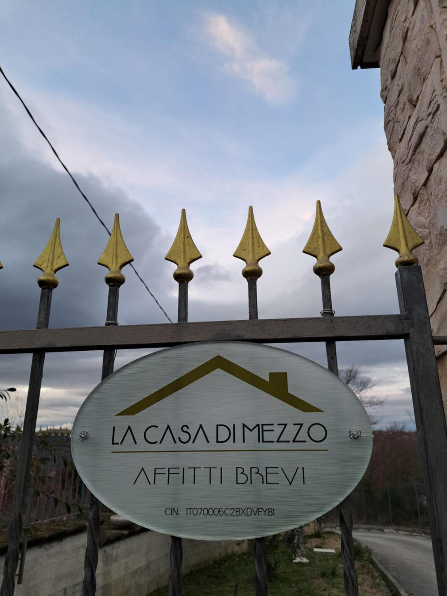 La Casa Di Mezzo-Affitti Brevi-Zona Ospedali Villa Busso Buitenkant foto